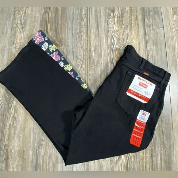 NWT Custom Wrangler Maleficent BLK Rustler Straight Leg Regular Jeans Size 42X30 - Picture 1 of 12